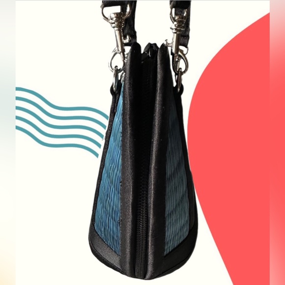 Baskets of Cambodia! Mini Kiri Wave Bag in Baby Blue - Picture 7 of 11